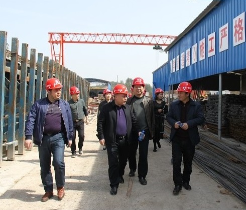 炎陵县交通运输局领导来我司考察益娄高速公路第十一合同段项目部安全生产标准化施工