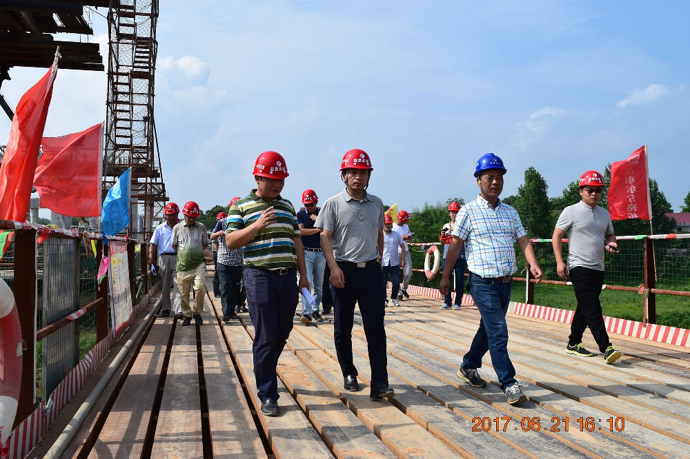 舒行钢副厅长莅临益娄高速公路第十一合同段调研，视察工程进展